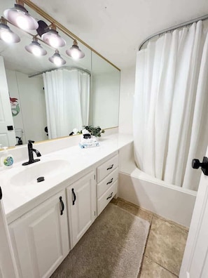 Hair dryer, towels - Las Palmas Resort #1627 | All-Inclusive Amenities (Saint George)