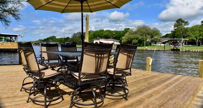 CREEKFRONT HOME, LIGHTED PIER, FENCED YARD