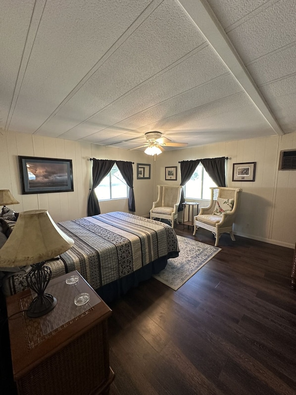 2 chambres, bureau, fer et planche à repasser, Wi-Fi gratuit