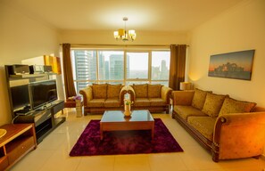 豪華公寓, 2 間臥室, 陽台, 海景 | 客廳 |  LCD 液晶電視