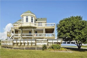 Unclassified image, 3 of 33, button - Free Heated Pool, Hot Tub, Rec. room! Beach! (Corolla)