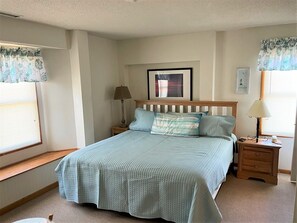 6 bedrooms, iron/ironing board, free WiFi, bed sheets