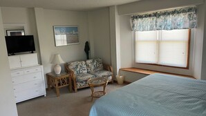 Room - Free Heated Pool, Hot Tub, Rec. room! Beach! (Corolla)