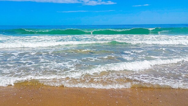 Beach - Walk to the beach, Hot Tub, Rec room, private pool ! (Corolla)