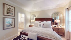 3 habitaciones, escritorio, tabla de planchar con plancha y wifi gratis