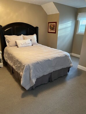 4 bedrooms, iron/ironing board, free WiFi, bed sheets