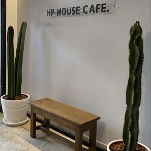 Coffee shop - HP House Cafe' (Chiang Mai)