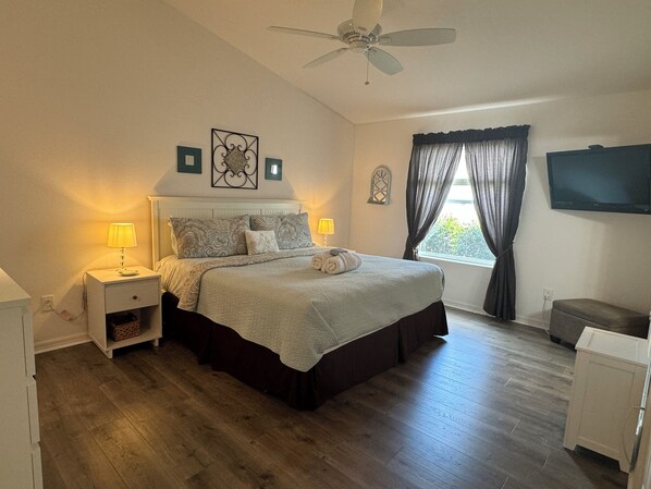 2 bedrooms, iron/ironing board, free WiFi, bed sheets