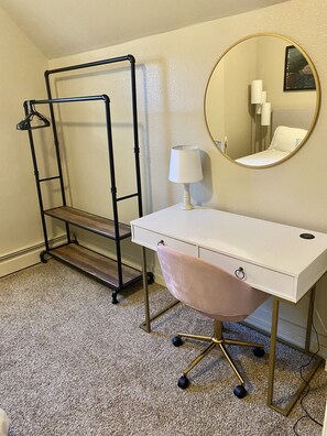 3 bedrooms, iron/ironing board, travel crib, WiFi - Oldtown Fort Collins, Colorado (Fort Collins)