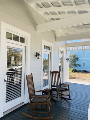 Terrace/patio - Charming & spacious 3 BED, 2 BATH home! Next to pool, beach & bike trails! (Orange Beach)