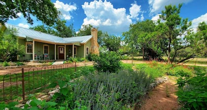Private Luxury, Views, Nature, German History And Texas Hospitality!