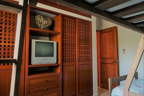 2 室のベッドルーム、アイロン / アイロン台、WiFi (無料)、ベッドシーツ