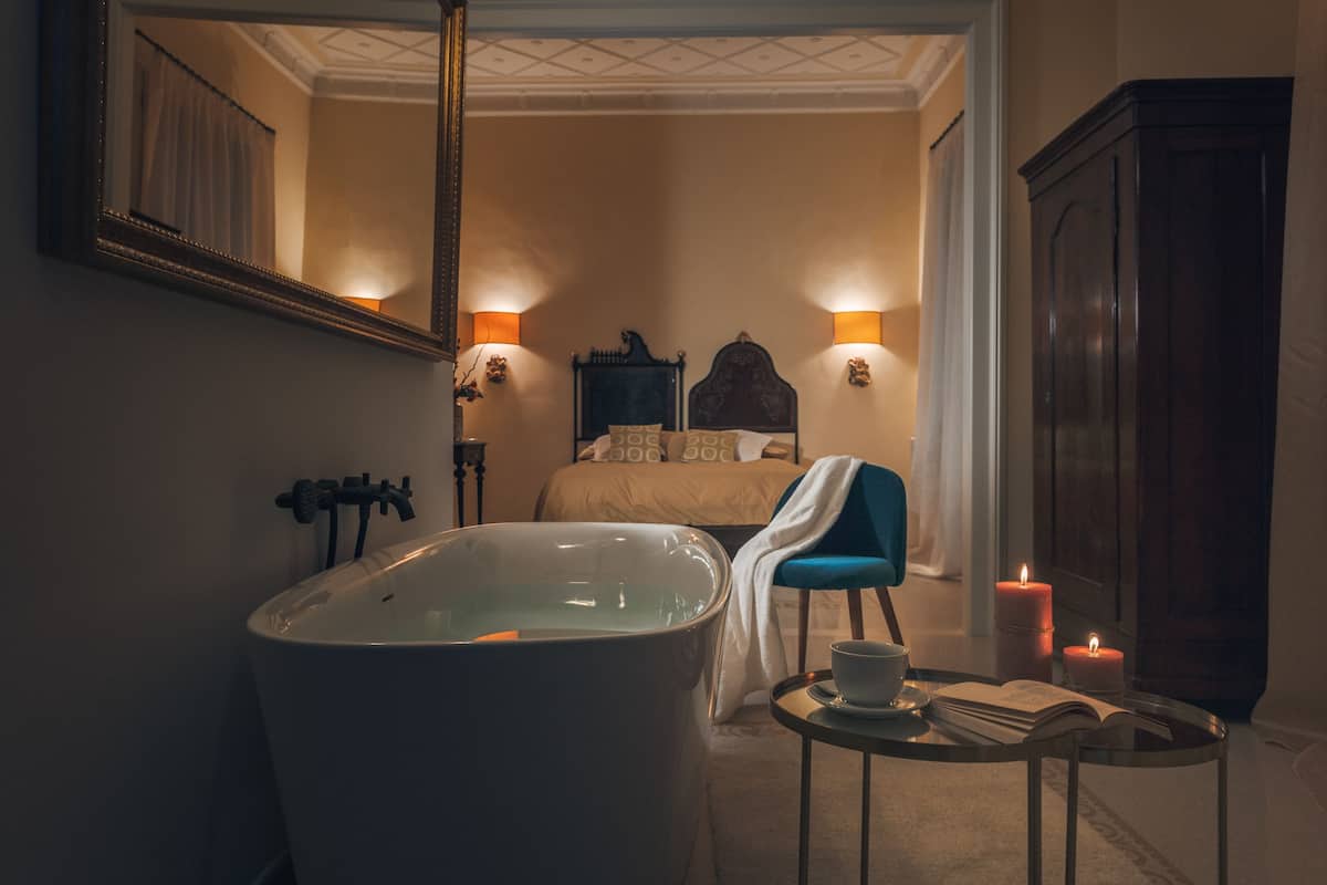 Luxury Double Room | 1 bedroom, premium bedding, minibar, individually furnished