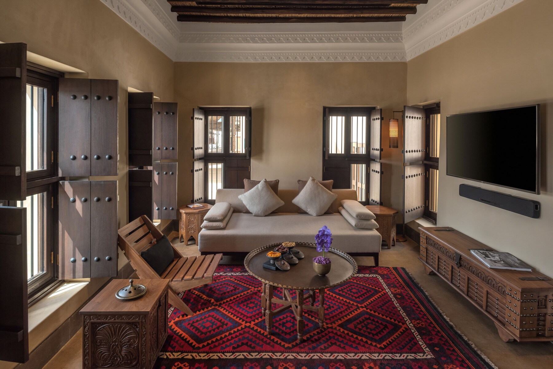 Ropa de cama de alta calidad y minibar 