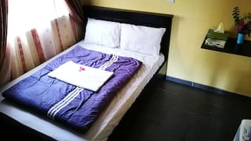 Business Room, 1 Queen Bed, Non Smoking | View from room