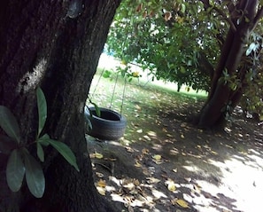 Children's play area - outdoor - Redwood Lodge Motel (Levin)