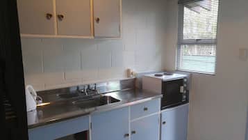 Large Superior Studio Unit 2-3-9 | Private kitchen | Fridge, microwave, electric kettle, toaster