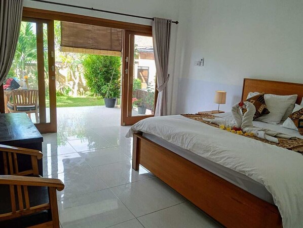 Habitación doble superior | Espacio para trabajar con laptop y wifi gratis 