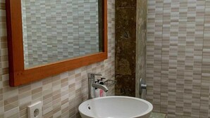 Bathroom - Blue Royal Amed (Karangasem)