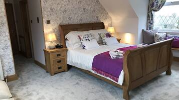 Luxury Studio Suite, 1 King Bed with Sofa bed, Ensuite, Sea View