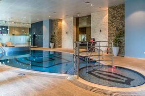 Piscine couverte, piscine extérieure
