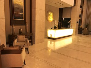 Lobby - Yanjoon Holiday Homes - Standpoint Tower (Dubai)
