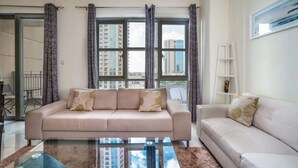 Deluxe Apartment, 1 Bedroom, City View | In-room safe, iron/ironing board, WiFi (free) - Yanjoon Holiday Homes - Standpoint Tower (Dubai)
