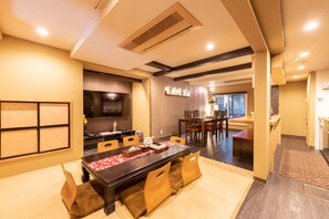 Traditional-Haus, 5 Schlafzimmer | Wohnbereich