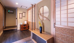 บริเวณประตูทางเข้า