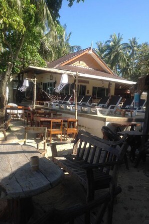 Breakfast, lunch, dinner served; international cuisine - Lanta New Coconut (Ko Lanta)