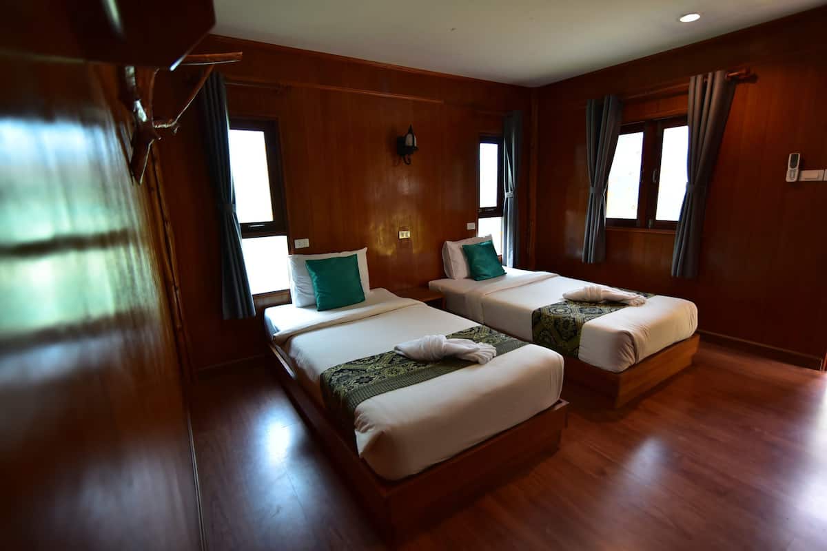 Standard Twin Air Condition | Free WiFi