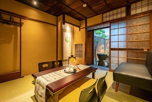 2 bedrooms, individually decorated, free WiFi - KumoMachiya Benzaiten (Kyoto)