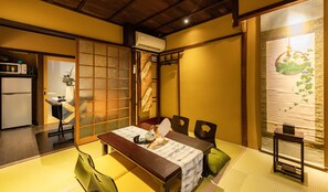 2 bedrooms, individually decorated, free WiFi