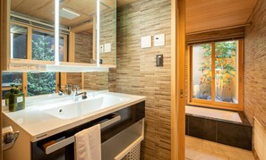 Traditional House, 3 Bedrooms, Non Smoking, Private Bathroom | 3 bedrooms, individually decorated, individually furnished, free WiFi