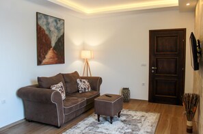 Studio, Terrace | Living area | Flat-screen TV - B&B Lovac Azurina (Ulcinj)