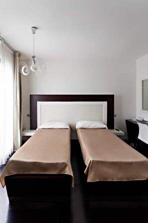 Basic Double Room | Premium bedding, in-room safe, desk, blackout curtains - Mille e una notte (Gibellina)