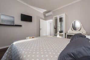 2 slaapkamers, een strijkplank/strijkijzer, wifi, beddengoed