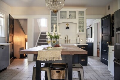 The Historic Brownstone Haus, A Downtown location for Unforgettable Gatherings