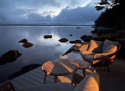 Waterfront, lake estate, reunions, 8 bedrooms, Acadia Nat'l Park, Bar Harbor