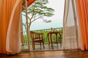 Balcony - Bee View Home Stay (Kandy)