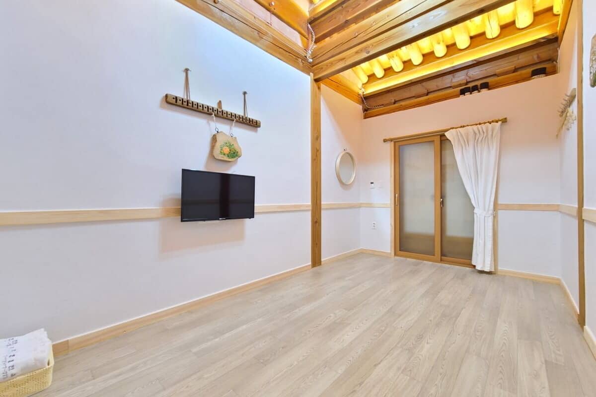 Basic Double Room | Free WiFi