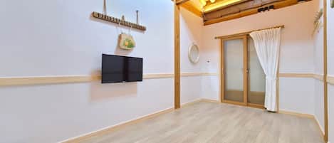 Basic Double Room | Free WiFi