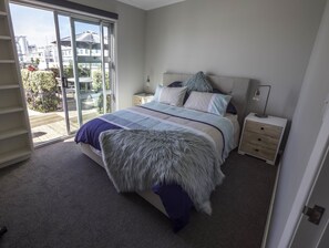 Panoramic Apartment, 1 Bedroom, Partial Ocean View, Corner