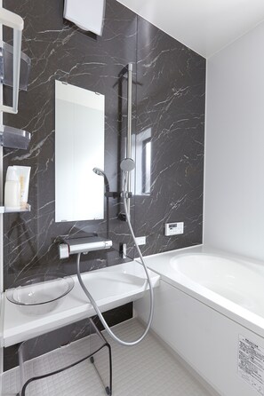 Badewanne und Dusche (separat), Komfortbadewanne