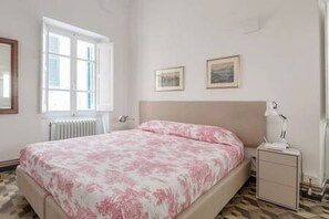 2 chambres, fer et planche à repasser, lit parapluie, Wi-Fi gratuit