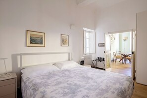 2 Schlafzimmer, Bügeleisen/Bügelbrett, Reisekinderbett, kostenloses WLAN