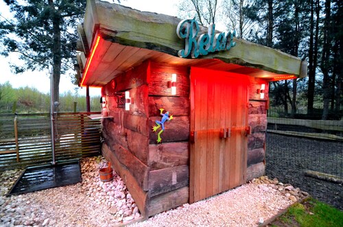 La Dolce Vita cosy chalet in the middle of nature with sauna and jacuzzi