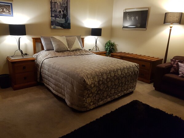 Habitación Confort, 1 habitación | Ropa de cama de alta calidad y escritorio
