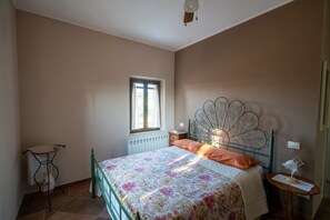 4 chambres, fer et planche à repasser, lit parapluie, Wi-Fi gratuit