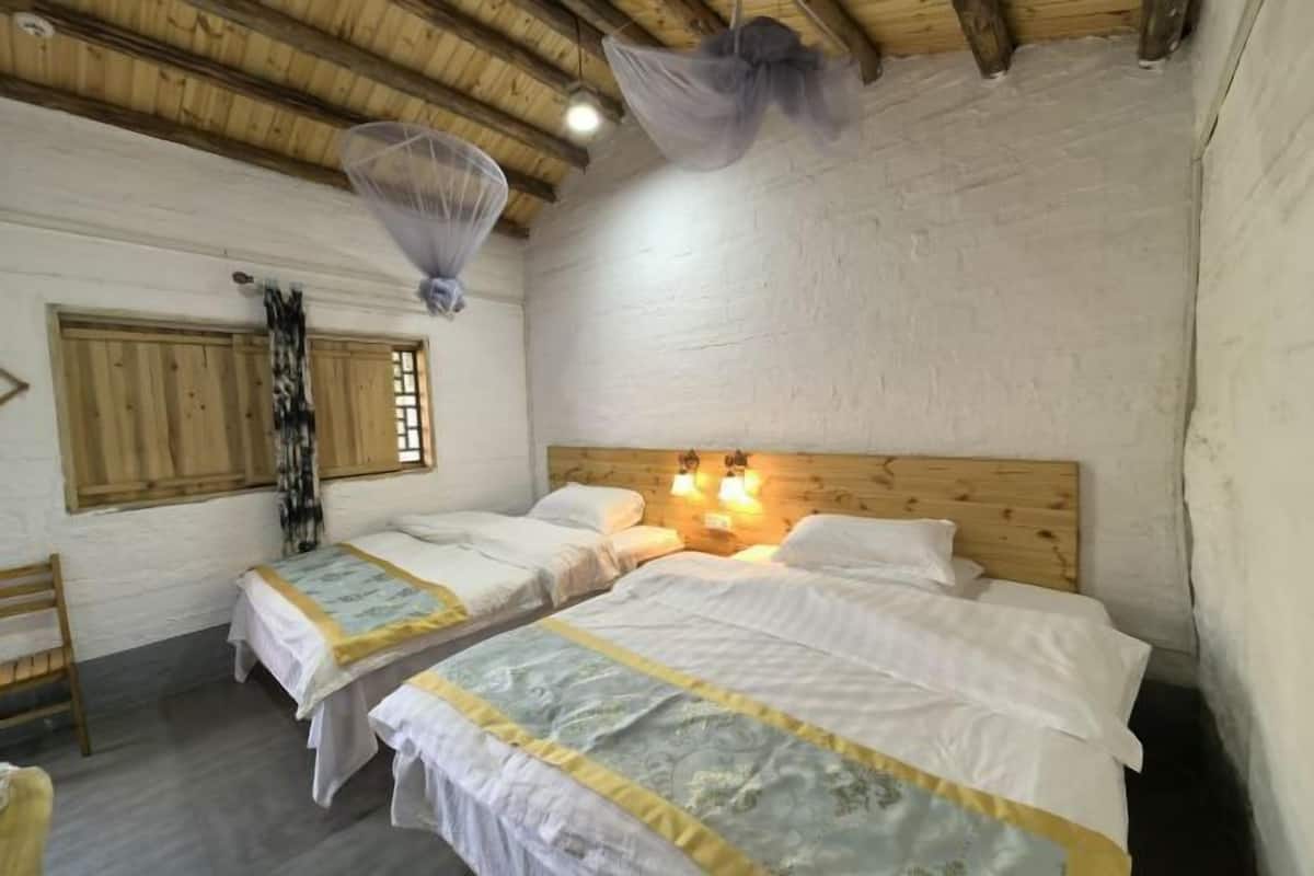 Individually decorated, desk, free WiFi